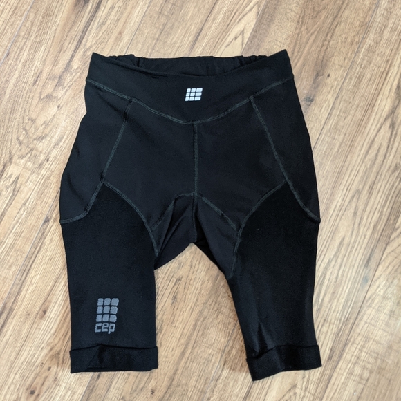 CEP Pants - CEP black compression biker / running shorts